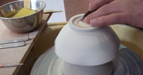 陶芸で丼を作る